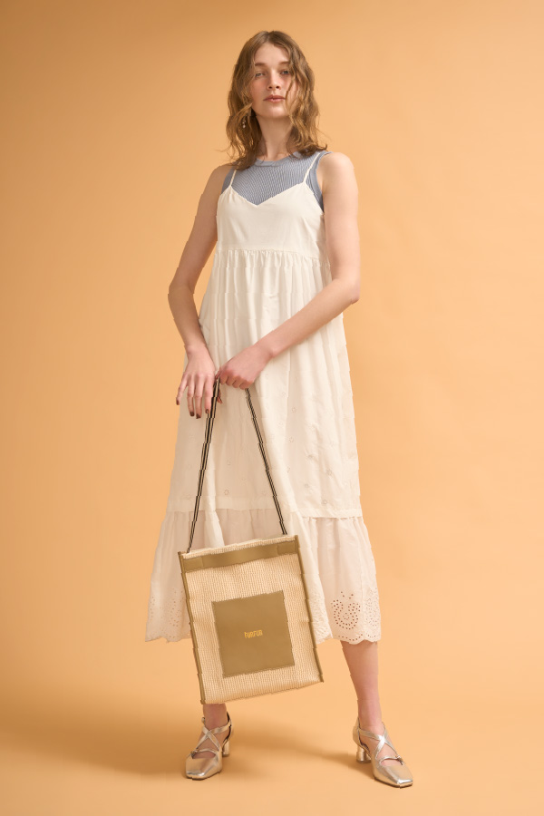 fur fur マルチウエイロングワンピース MULTIWAY DRESS 様々な着方でアレンジ！コットンエンブロイ