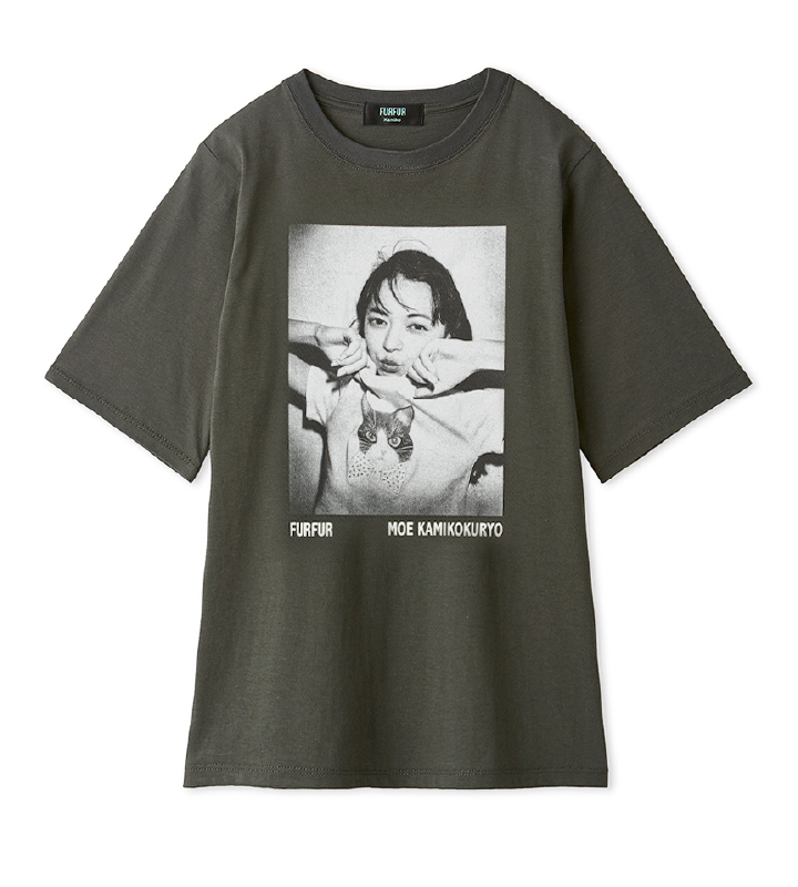 【上國料萌衣コラボ】モノクロポートレートメモリアルTシャツ（UNISEX）
