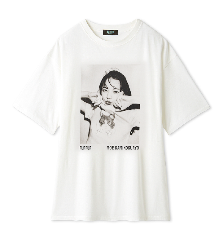 【上國料萌衣コラボ】モノクロポートレートメモリアルTシャツ（UNISEX）