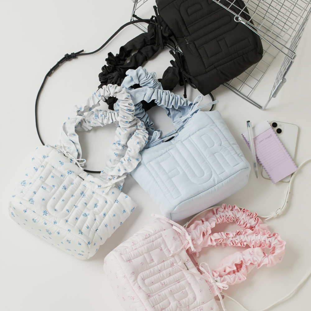 ロゴパデッドトートバッグの商品画像