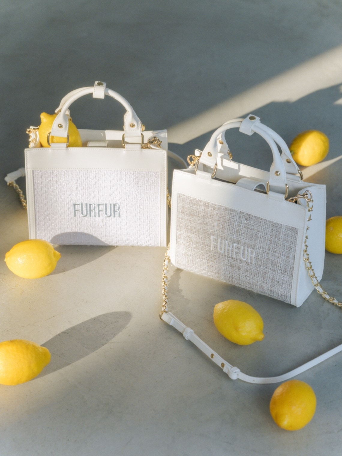 白のツイードロゴトートバッグ・ライトグレーのツイードロゴトートバッグの商品画像