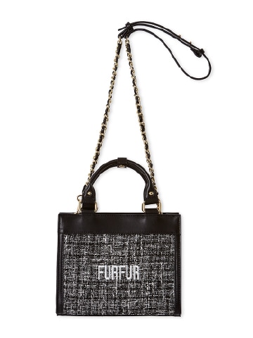 黒のツイードロゴトートバッグ