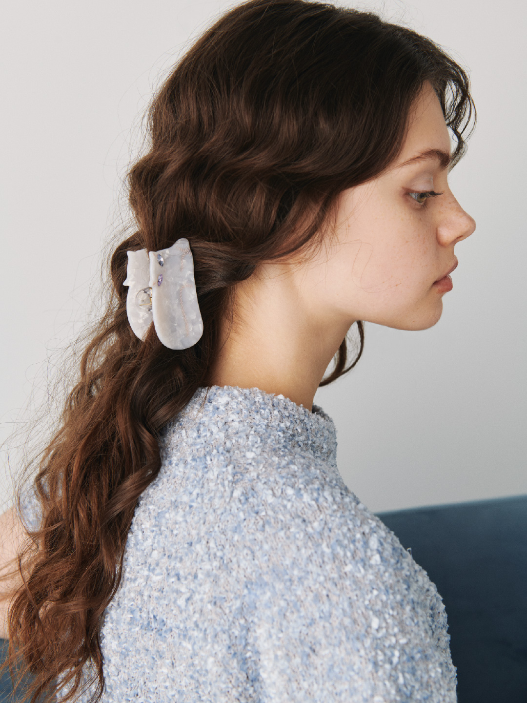 ヘアアクセサリーと女性