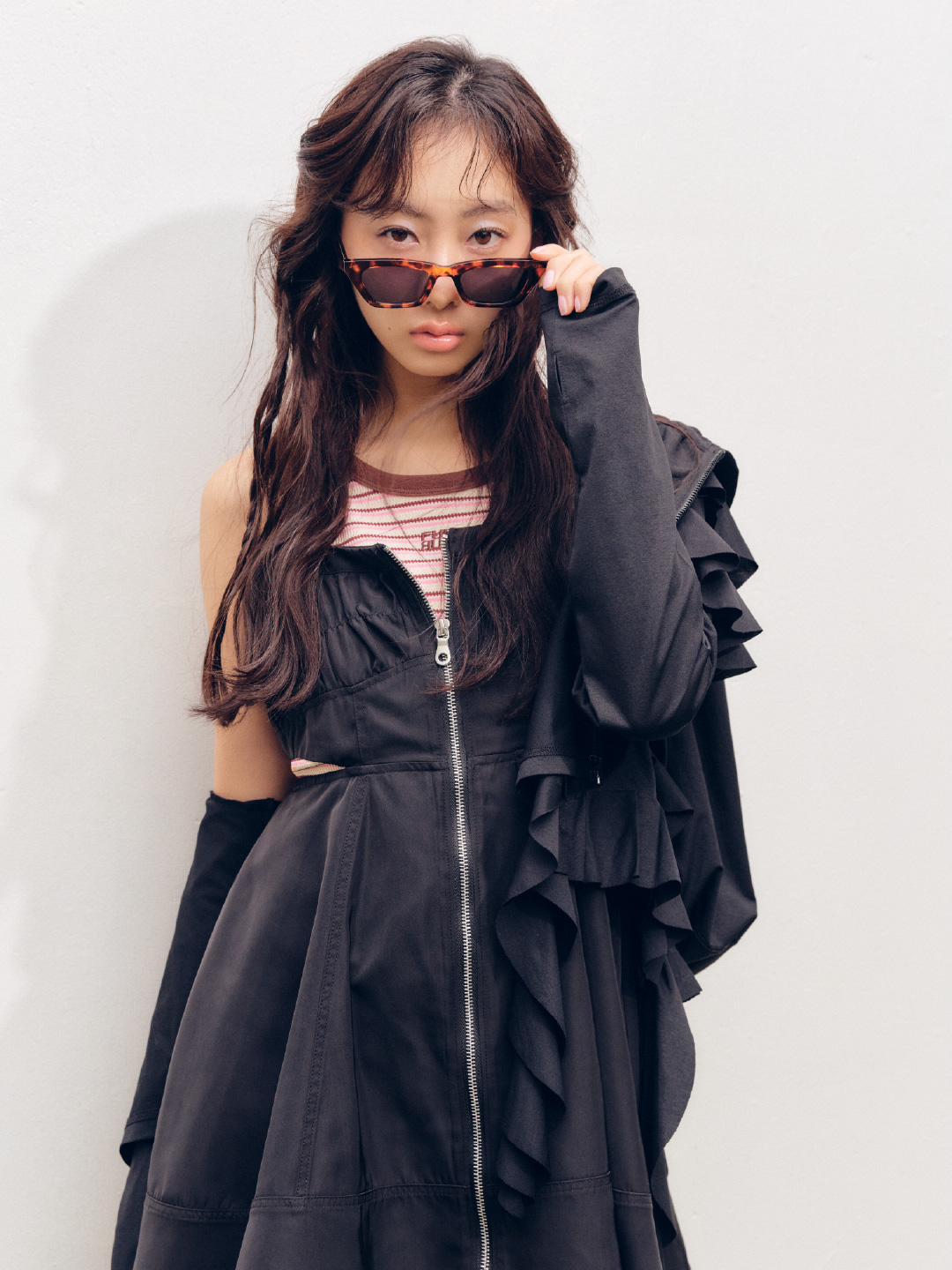 パーカーを着た女性