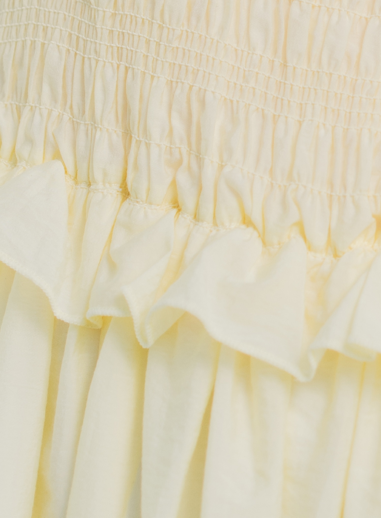 同コーディネートの素材感寄り画像