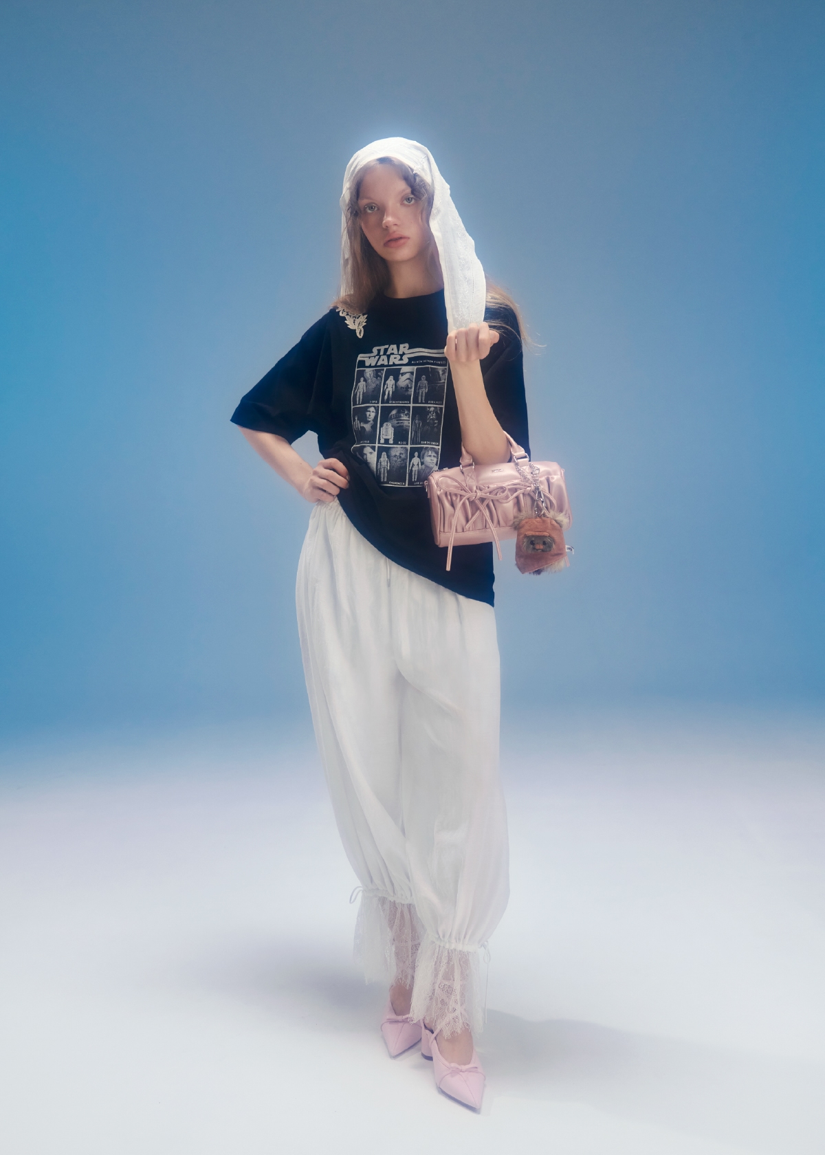 同コーディネートの全身写真