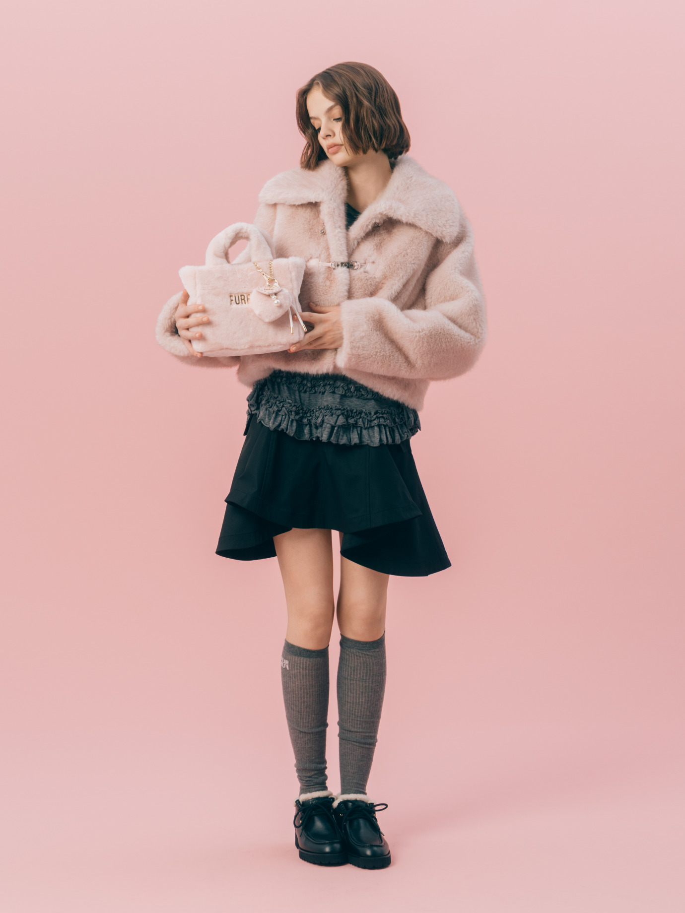Coat と Skirt のスタイリング 1枚目