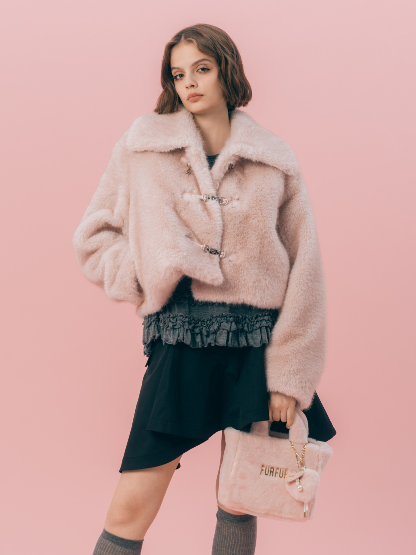 Coat と Skirt のスタイリング 2枚目