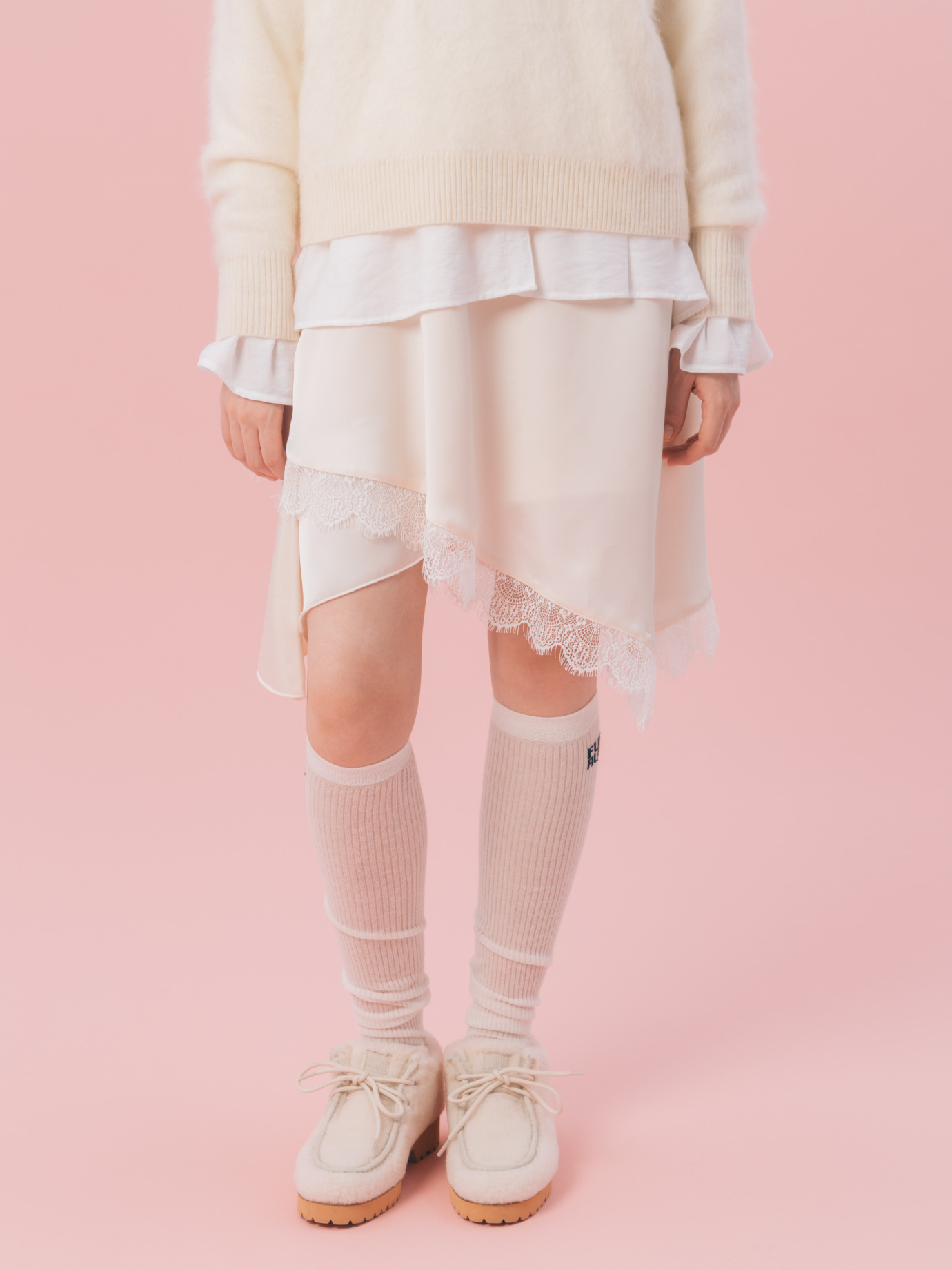 Knit と Blouse のスタイリング 3枚目
