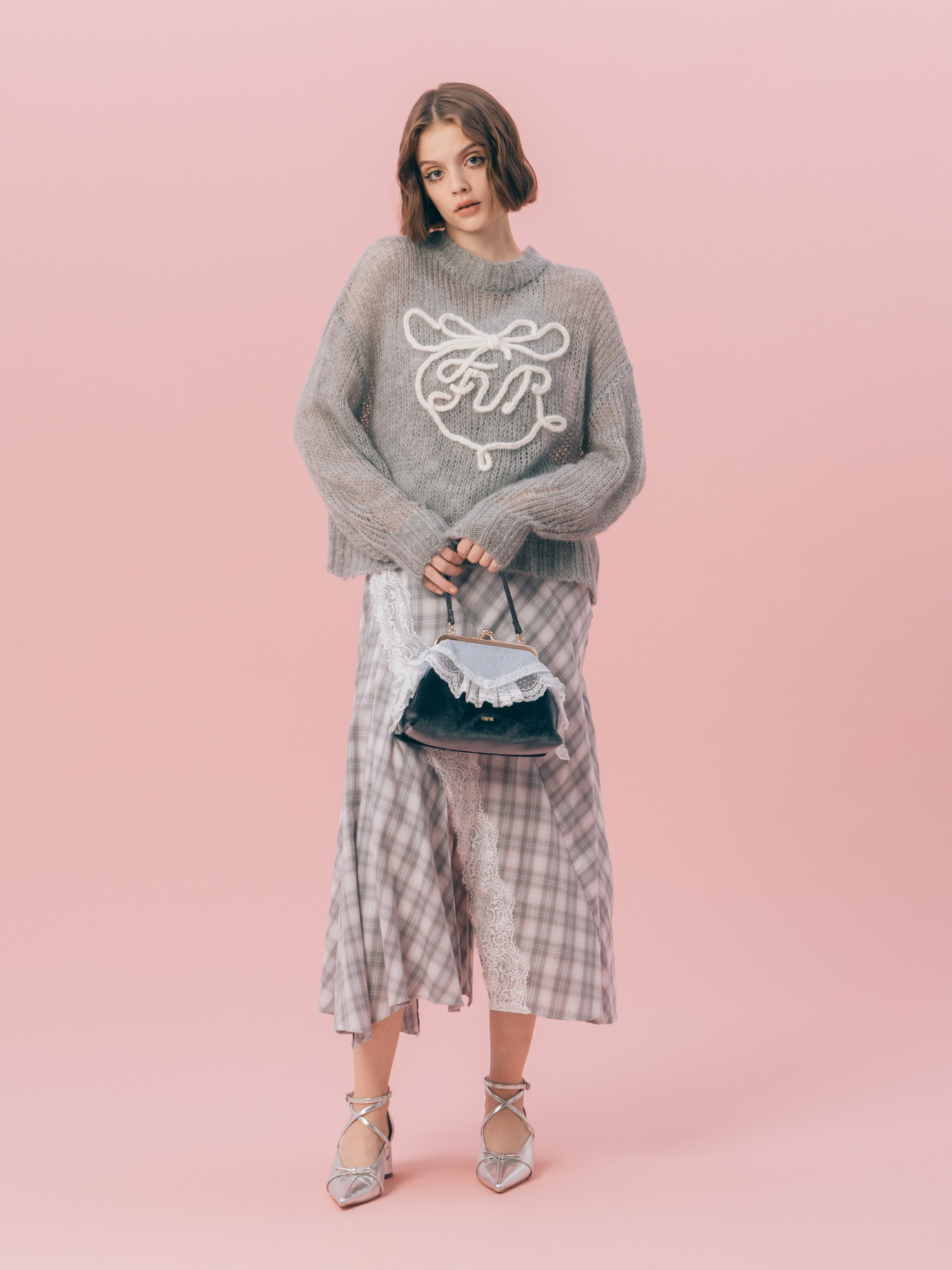 Knit と Dress のスタイリング 1枚目