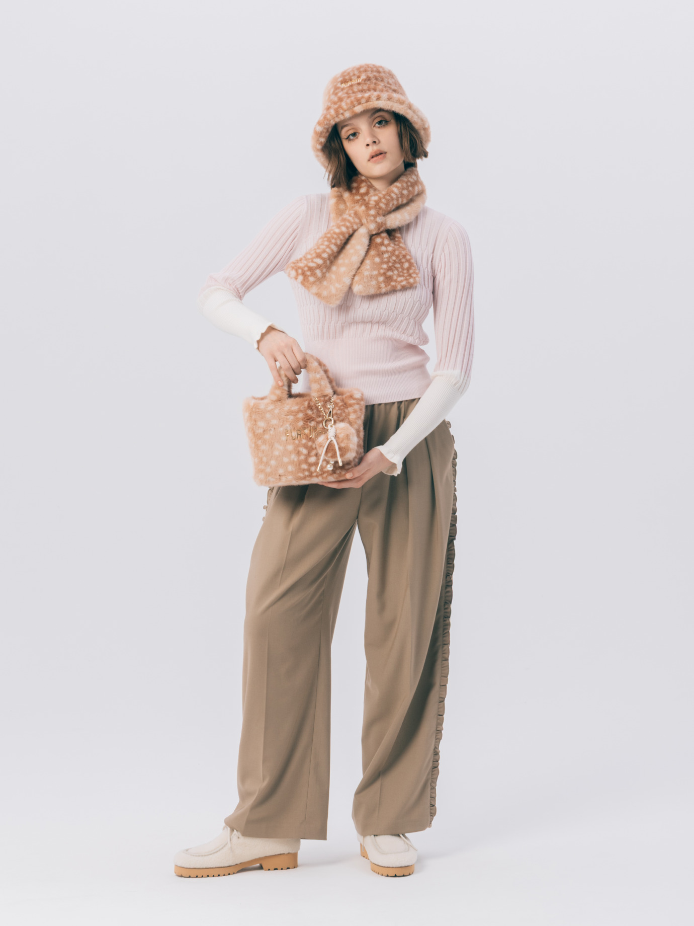 Knit と Pants のスタイリング 2枚目